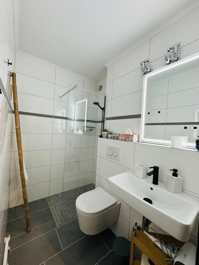 Klassen Stay - Design Studio In 11 Etage - Tolle Aussicht - Sauna, Pool - Netflix 라한슈타인 외부 사진