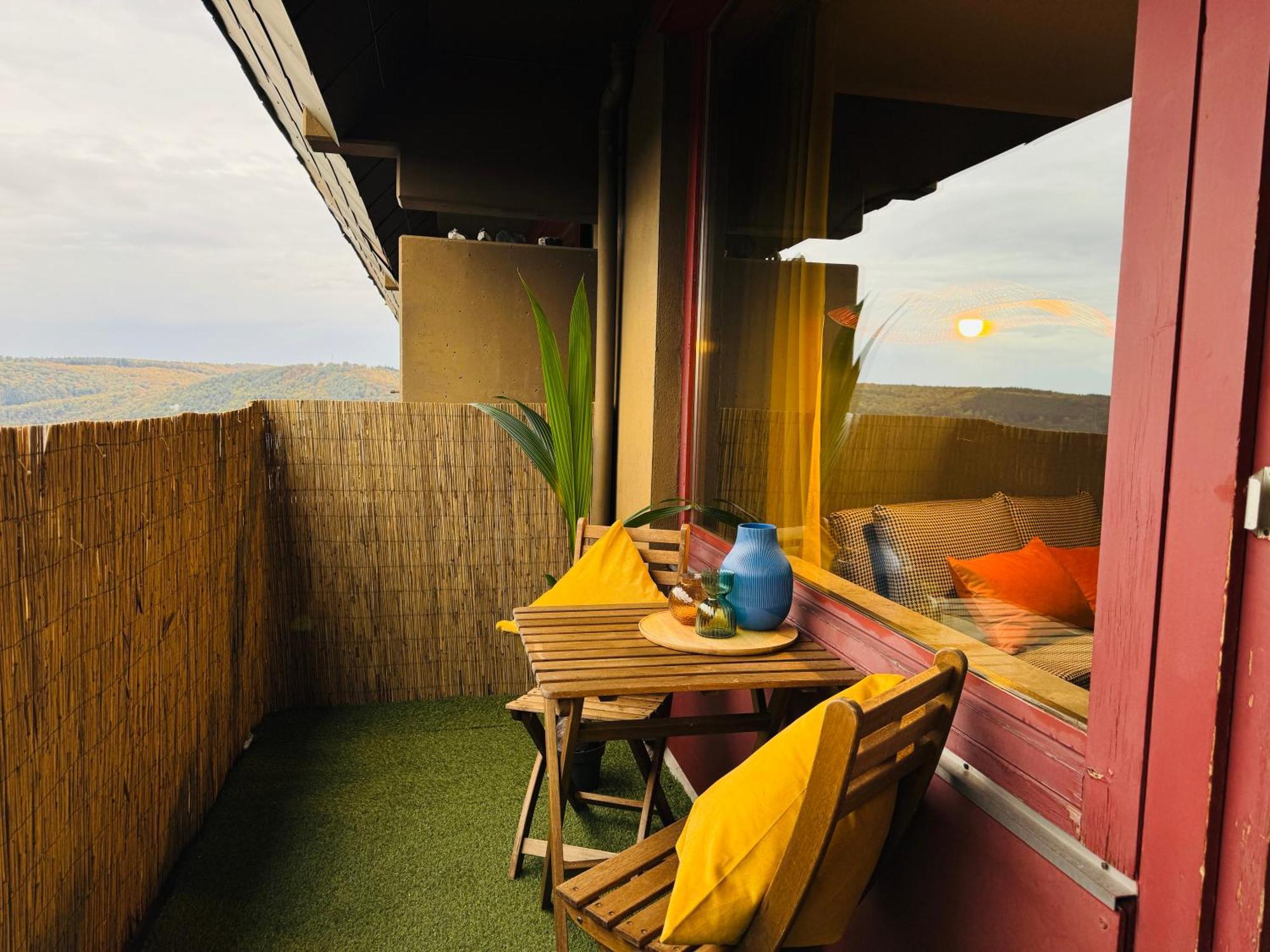 Klassen Stay - Design Studio In 11 Etage - Tolle Aussicht - Sauna, Pool - Netflix 라한슈타인 외부 사진